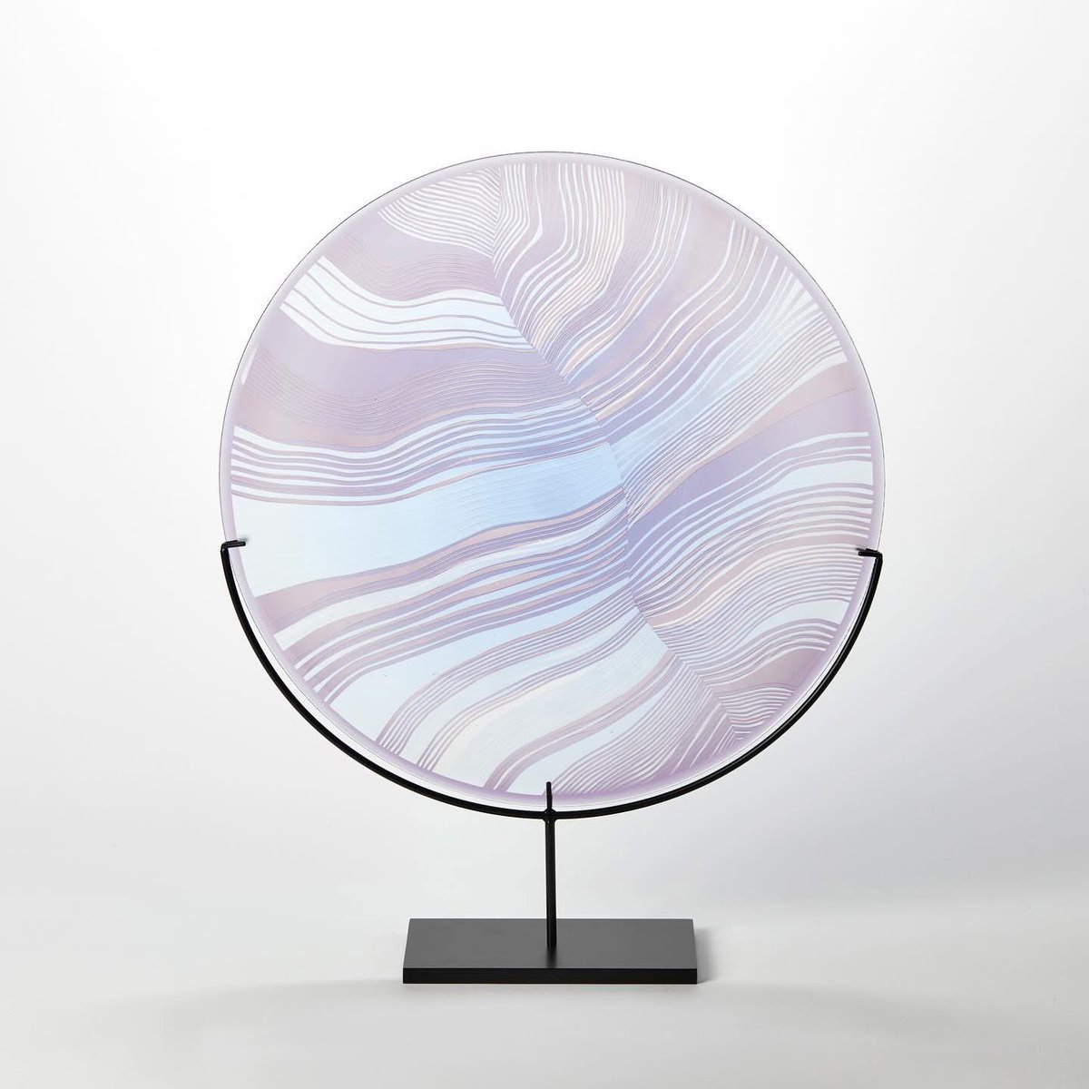 CGSUK's tweet photo. Vessel Gallery London is showing โSolar Storm Sky Blue over Lilacโ - a handblown and cut glass artwork by British artist (and CGS maker), Kate Jones of Gillies Jones.
๐ท by @agata_pec_photography
#VesselLondon #KateJones #GlassArt #HandBlown #CutGlass #Supporting #GlassArtists https://t.co/OvLOrS0qPJ