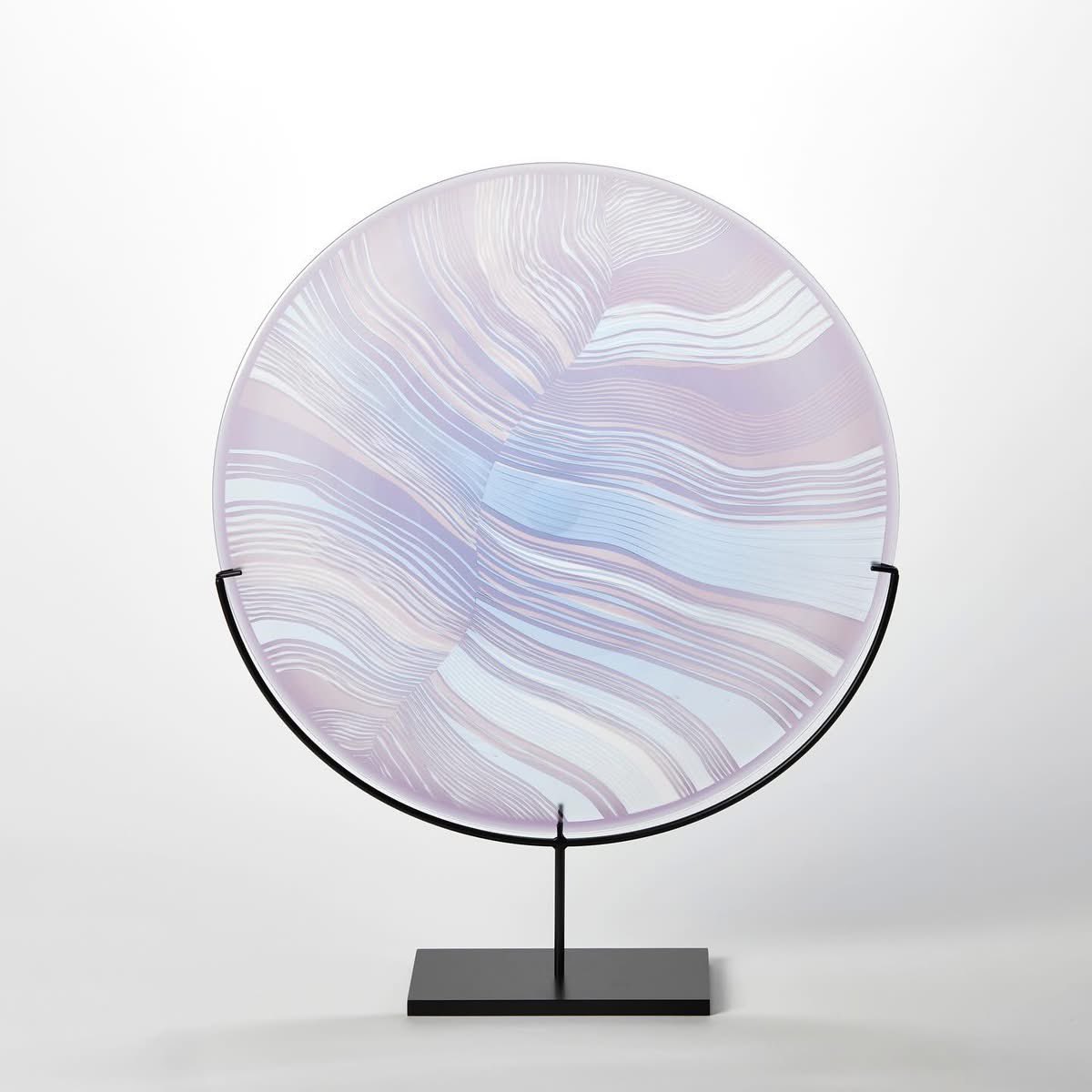 CGSUK's tweet photo. Vessel Gallery London is showing โSolar Storm Sky Blue over Lilacโ - a handblown and cut glass artwork by British artist (and CGS maker), Kate Jones of Gillies Jones.
๐ท by @agata_pec_photography
#VesselLondon #KateJones #GlassArt #HandBlown #CutGlass #Supporting #GlassArtists https://t.co/OvLOrS0qPJ