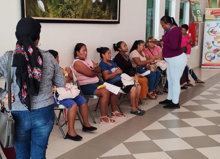 MINSAPma's tweet image. #PanamáMetro | En el Minsa Capsi Dr. Ricardo Martinelli Pardini de Las Garzas se realizó una jornada de mamografías en colaboración con Funda Ayuda. 50 mujeres fueron atendidas, recibieron orientación y los resultados del estudio de forma inmediata. #MinsaPanamá