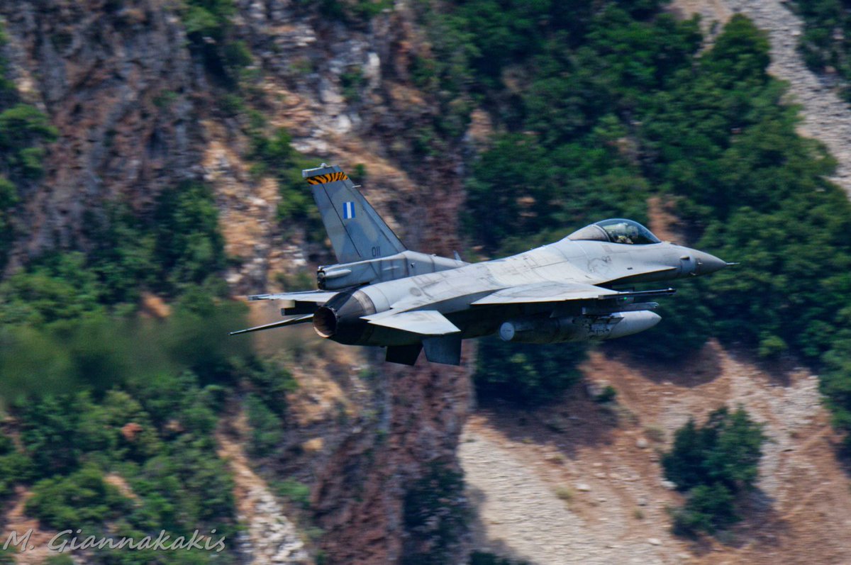 MyronGian's tweet photo. Ο βρυχηθμός του Τίγρη αντηχεί στο φαράγγι 
Tiger in the wild
.
#335Μ #Τίγρης #ΠΑ #φαράγγι #βουραικός #χαμηλήπτήση #f16 #f16blk52m #335Sqn #Tiger #HAF #hellenicairforce @HAFspokesperson @natotigers #lowlevel #lowflight #jetexhaust #shotoftheday #Vouraikos #canyon #valley #d300 https://t.co/iHtqB1GPjJ