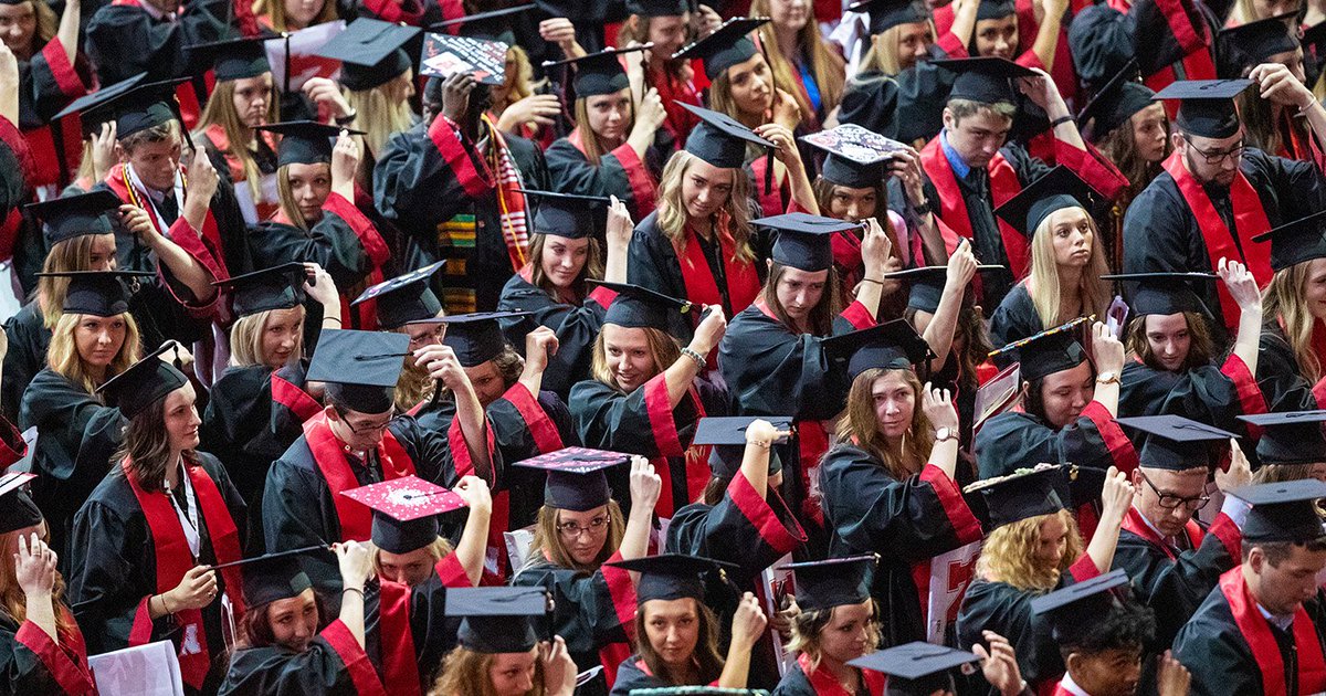 Please join us in congratulating #BBRScholars Elena Eisaman, Karyssa Johnson, Anna Mai, Maddock Oberzan, Madeline Splichal, and Ryan Tillotson on their exceptional academic achievements and on making the Dean's List! Congratulations Scholars!
business.unl.edu/news/nearly-70… #UNL #NUBiz