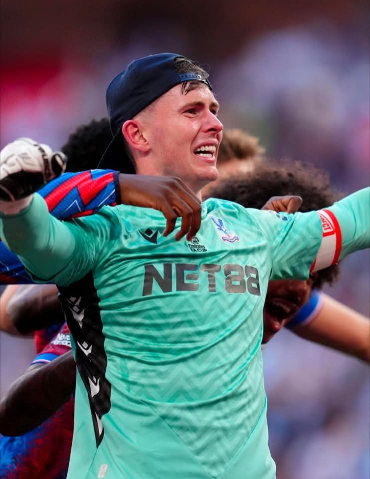 NicksView92's tweet photo. You deserve the world 🔴🔵 https://t.co/NS5pgXZ6o2