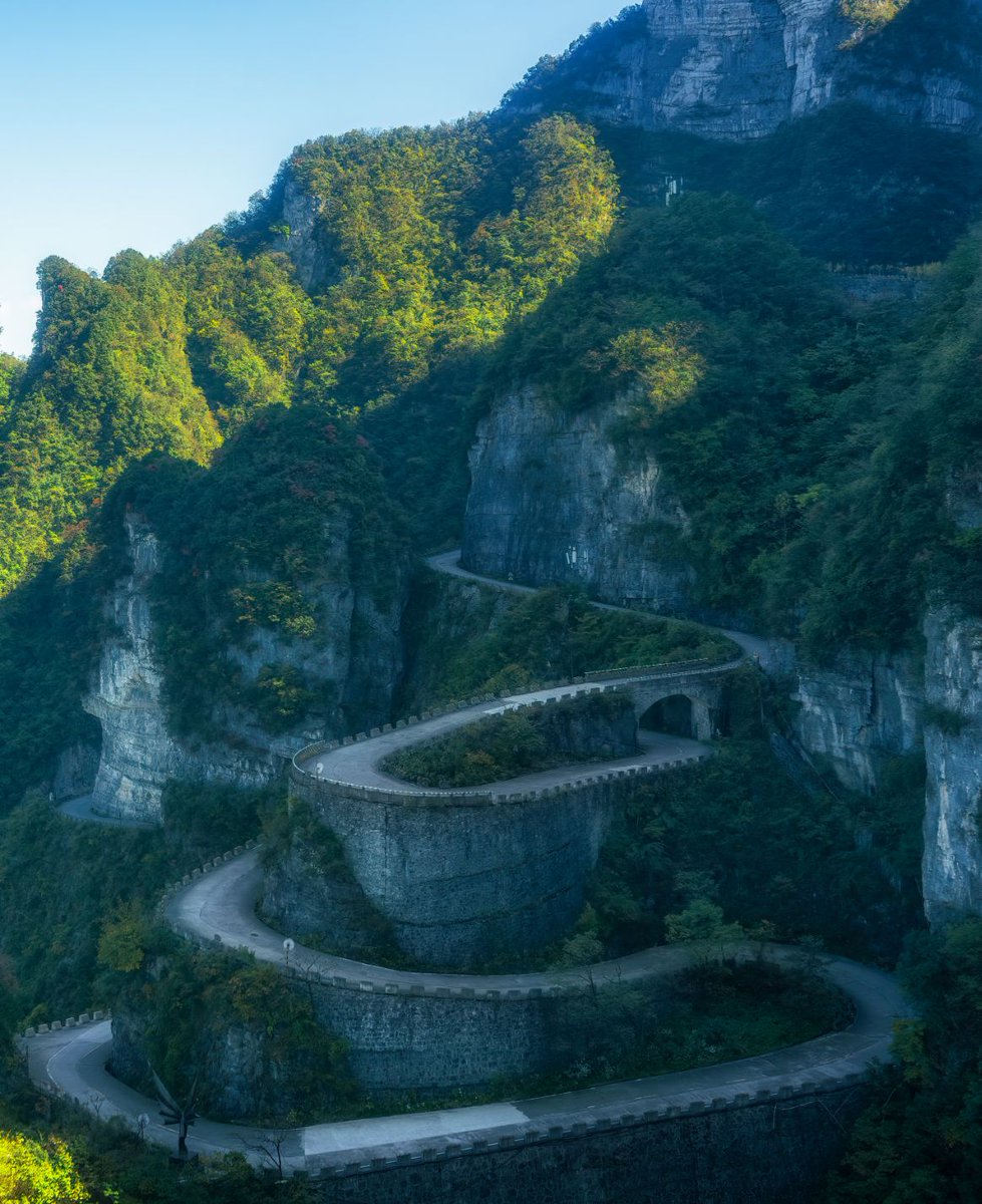 SoEarthen's tweet photo. Zhangjiajie, China #StoneLandscape #Scenic https://t.co/xf6y6XzSlt