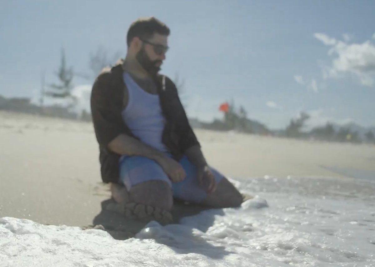 Sorry for this shot chat, I forgot my bikini at home.