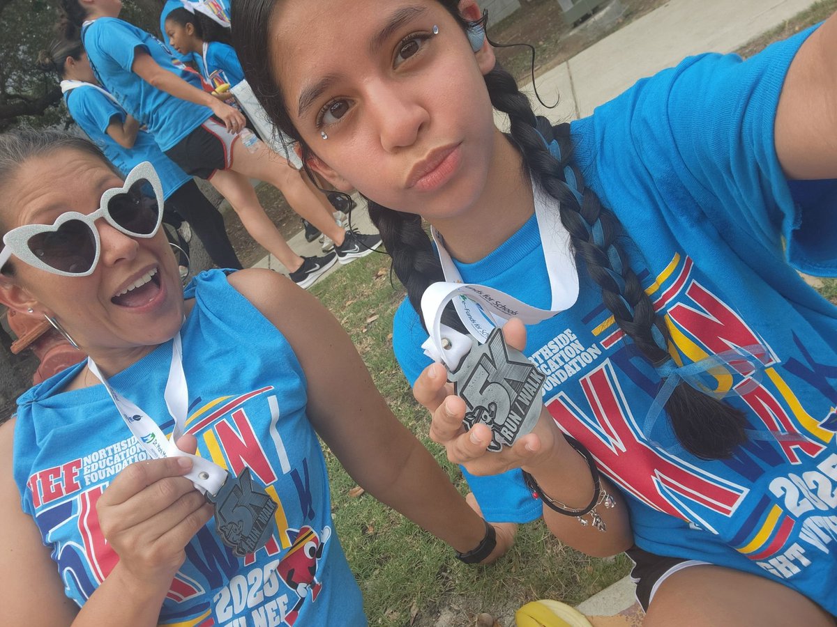 LaMaestraPaco's tweet photo. Team @NISDGlenn had a blast representing at the #NEF5K, and I got to share the experience with my daughter. I think I found a new running partner! #happypace  🏃‍♀️🏃‍♀️🏅👩‍🚀🚀 https://t.co/7CFXoGUvfF