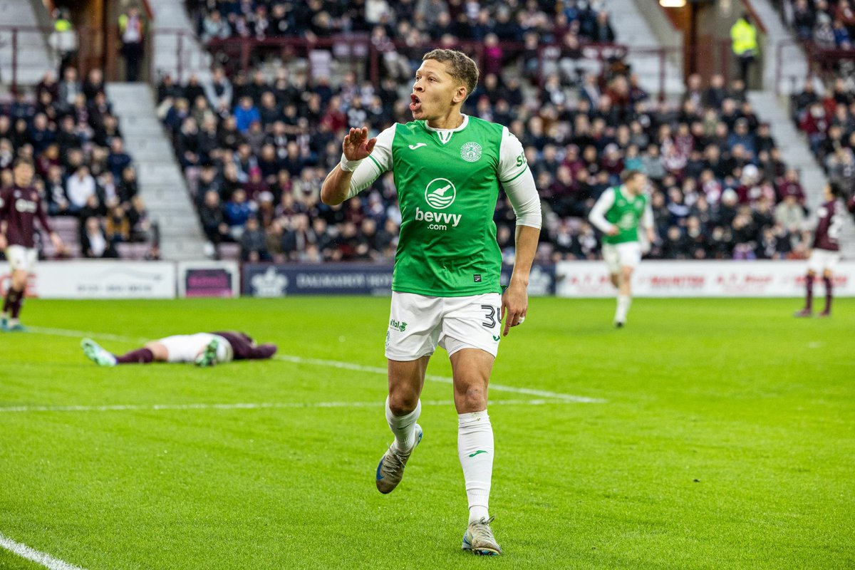 HibernianRetro's tweet photo. "𝐓𝐡𝐚𝐧𝐤 𝐘𝐨𝐮, 𝐓𝐡𝐚𝐧𝐤 𝐘𝐨𝐮" @dwightgayle 

An absolutely fantastic player to wear the Green &amp; White of @HibernianFC 

Once A 𝐇𝐢𝐛𝐞𝐞, Always A 𝐇𝐢𝐛𝐞𝐞 ✅💚 https://t.co/1BslmS5DNj