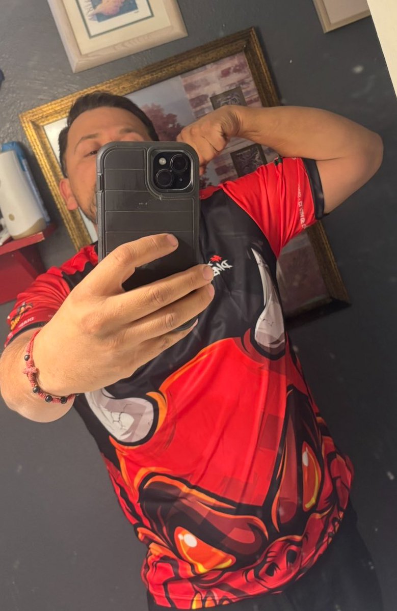 TeamDiabloFire's tweet photo. Esta parte de mi vida,Está pequeña parte,Se llama Felicidad. 
Jersey oficial de Team Diablo !! 
#TeamDiabloEsInevitable https://t.co/AwgVEeVZbd