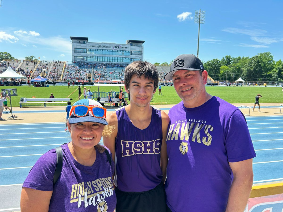 🔥ALL STATE ALERT🔥
Congrats to Brandon Williams on his 4th place finish in the 1600 at the NCHSAA 4A Track &amp; Field State Championships! It was a tactical race and Brandon had to hurdle a runner that fell in front of him but he stayed 💪 <a href="/HSHSHawksTrack/">HSHS Track & Field</a> <a href="/HSHawksAD/">HSHS Athletics</a>