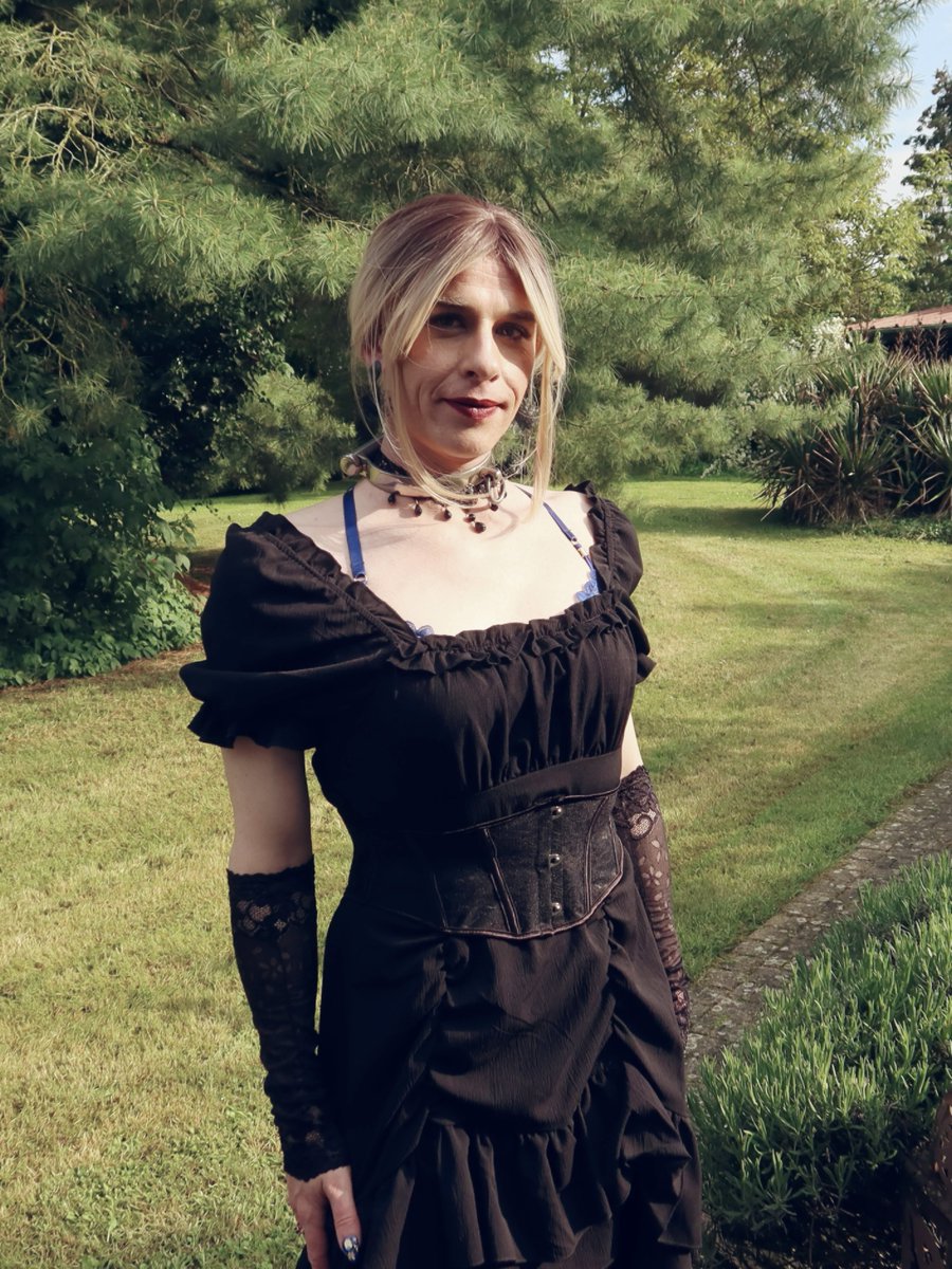 Emma FrenchSissy tweet media