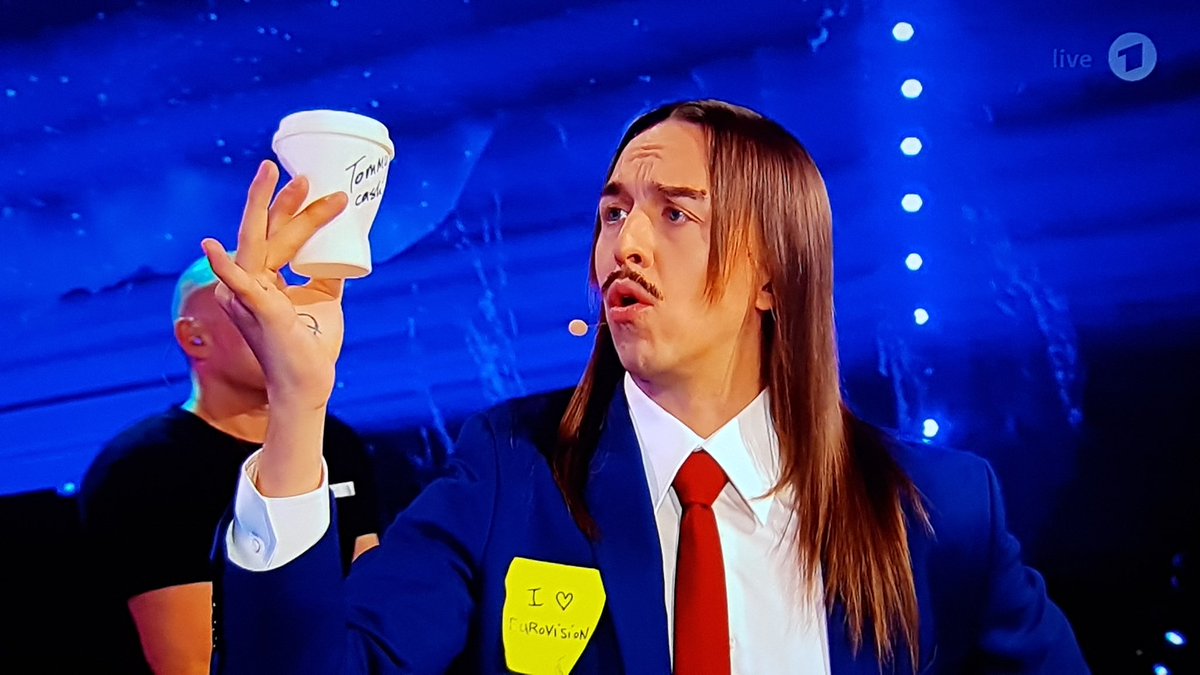 "Was hast du am Samstag gemacht?"

"Schaute zu wie jemand auf Italienisch einen Becher Kaffee besingt."

#ESC2025 #ESC #Eurovision2025