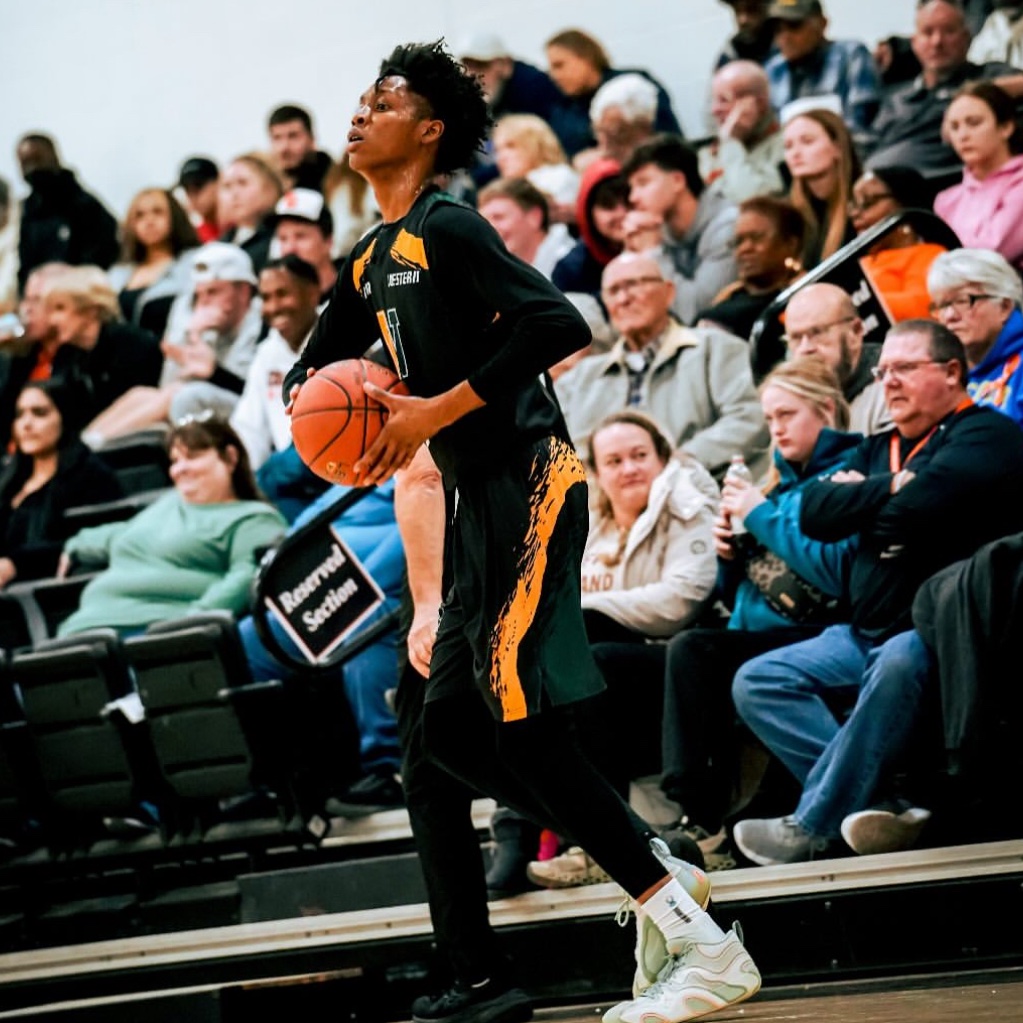 The reloading process is nearly complete for the Robert Morris men's basketball program after it added another transfer on Saturday.

The latest pickup is a JUCO Player of the Year, who averaged 18.2 points, 4.5 rebounds and 4.0 assists this past season.

robertmorrissportsnow.com/robert-morris-…