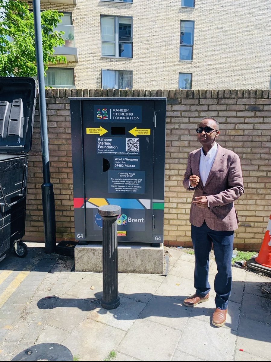 #StandingUnitedAgainstKnifeCrime. Huge turnout from partners and community for the anti knife crime walk from Kilburn to Cricklewood in Brent.Really engaging with the residents and raising awareness of the work Brent and partners are doing <a href="/Brent_Council/">Brent Council</a> <a href="/LDN_VRU/">London's Violence Reduction Unit</a>