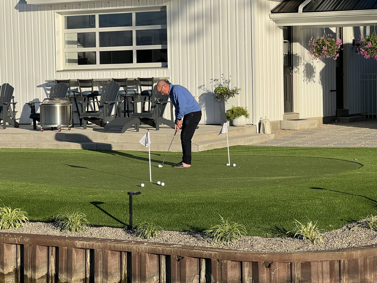 Panger40's tweet image. There’s a very good reason why @Maxhoma is making everything in sight at the @PGAChampionship and that would be his magnificent @CelebrityGreens practice green. The very best in the business. Can’t wait to get mine ! @PureMichigan
@MembersOnlyPVGC