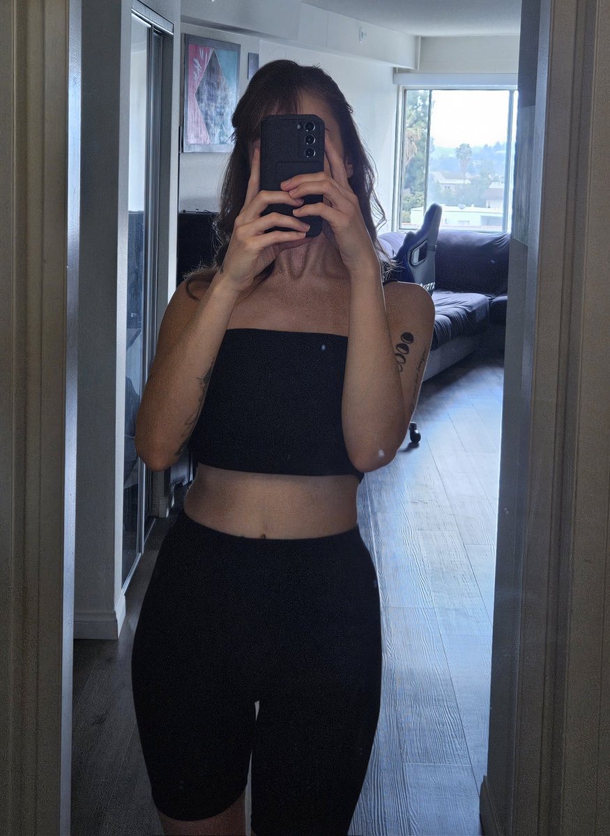 Maxx_attax's tweet photo. sweet vs sexy 💕 https://t.co/hgmNFbMXk6