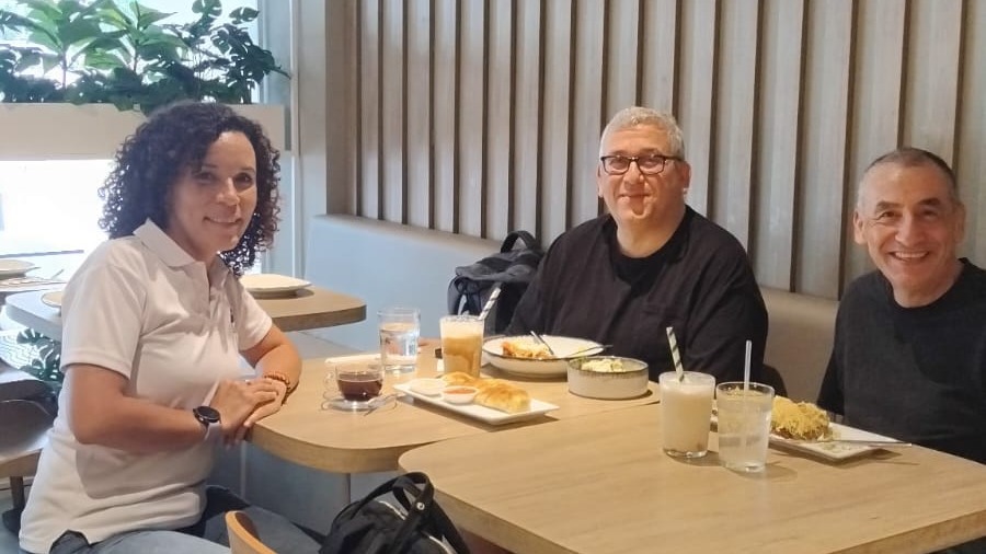 promtur_panama's tweet image. 🎙️@thetraveledition visitó Panamá para explorar su auténtica oferta kosher: restaurantes, sinagogas y experiencias que conectan historia y tradición.
Panamá se consolida como un destino donde la diversidad enriquece cada viaje. 🇵🇦
#KosherDestination #JewishTravel #VisitPanama