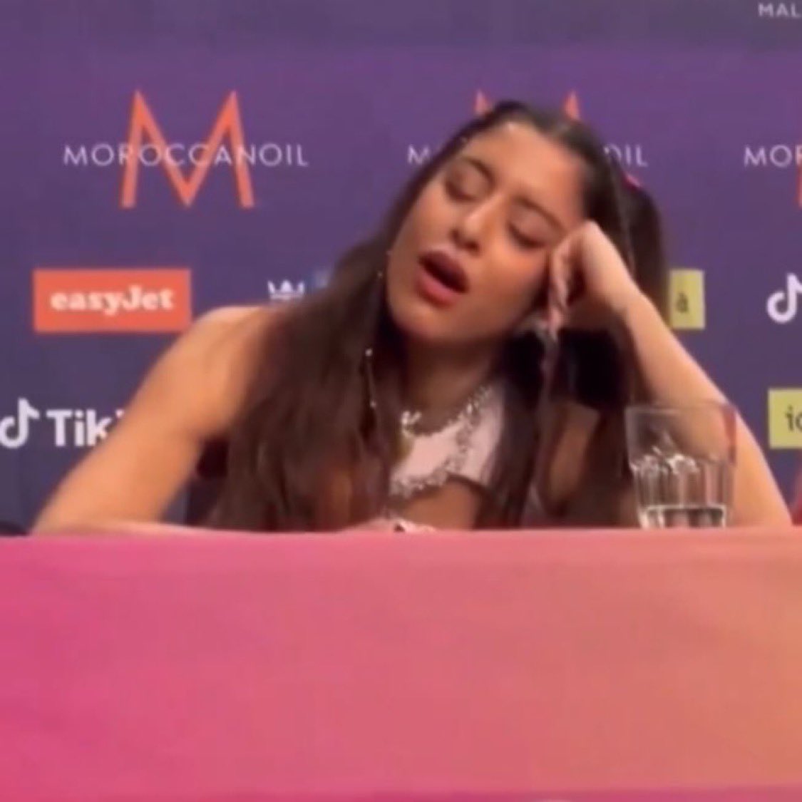memingeverythin's tweet photo. Europe during Israhell:

#Eurovision #esc #eurovision2025 #esc2025 https://t.co/5Tc9cOyZyh
