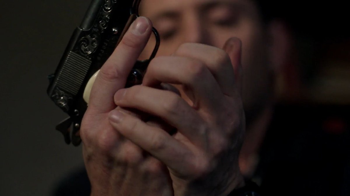 skzKarma88's tweet photo. Dean winchester's hands https://t.co/KYIkooOEh8