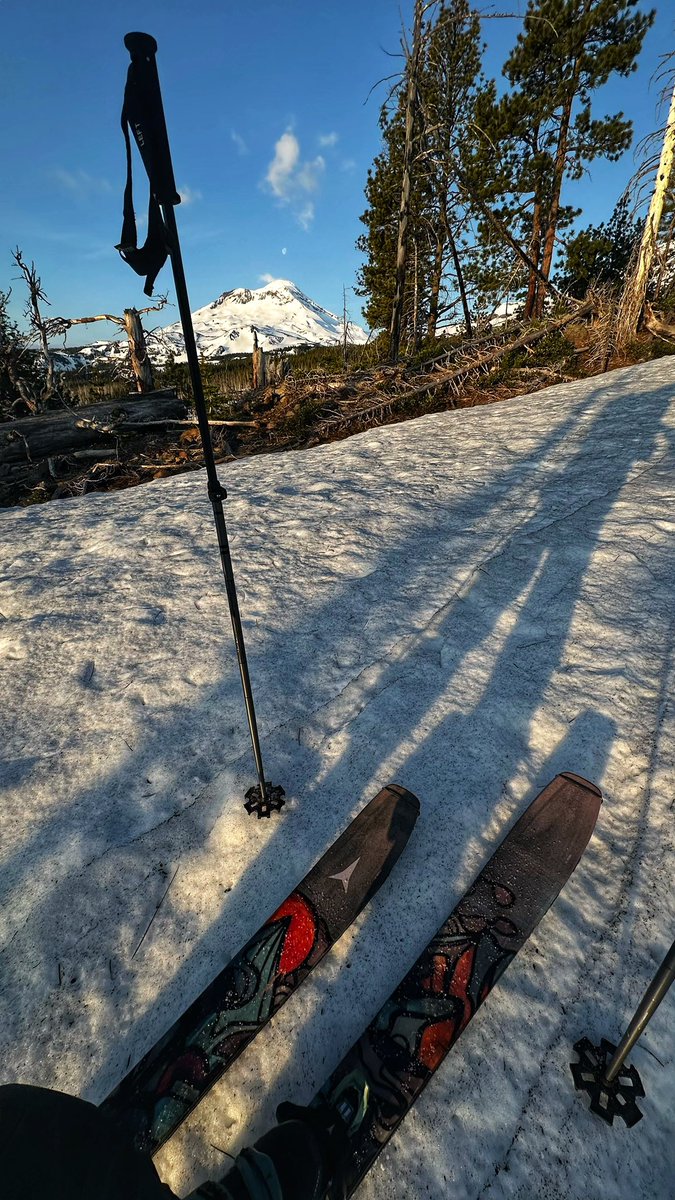 The Venture Van has been a launching pad for some great ski adventures in the Cascade range this spring <a href="/the27north/">27North</a> #venturevan