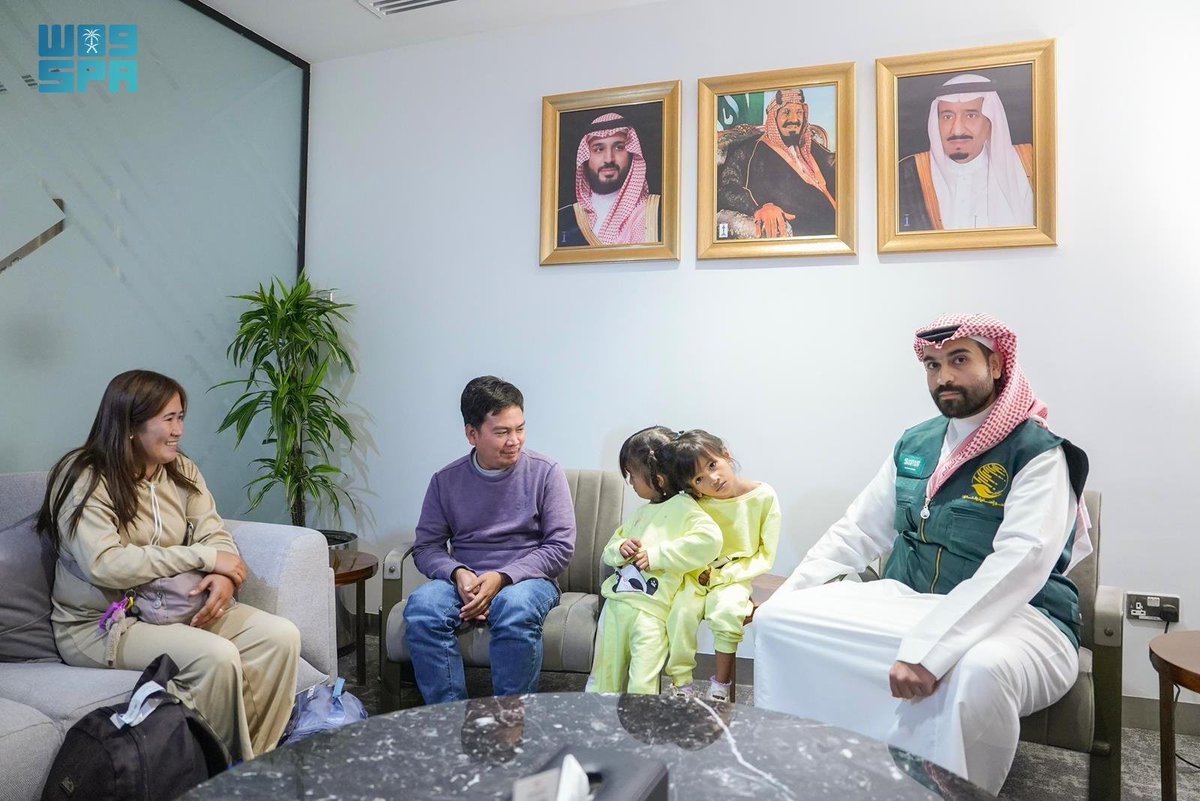 إنفاذًا لتوجيهات #خادم_الحرمين_الشريفين وسمو #ولي_العهد..
وصول التوأم الملتصق الفلبيني "كليا وموريس آن" إلى الرياض.
spa.gov.sa/N2319983
#واس