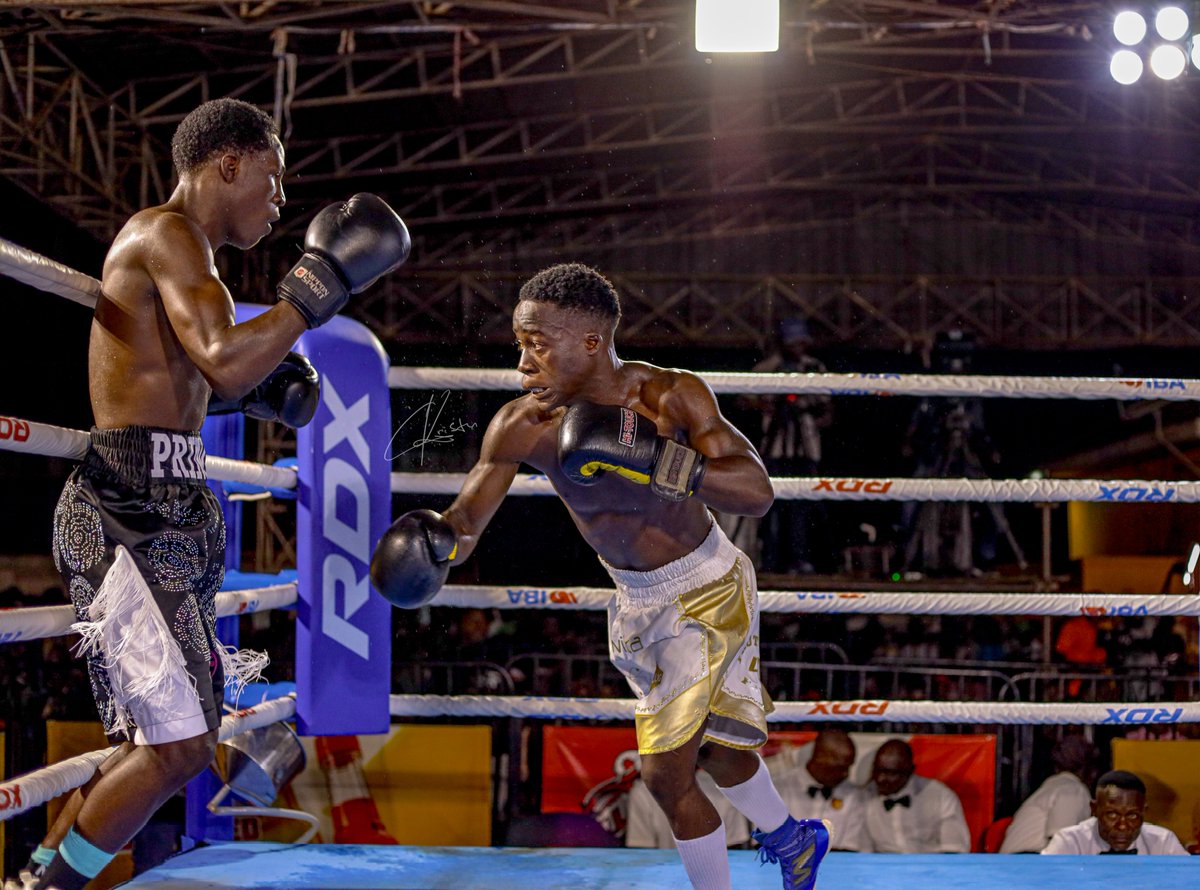 #UBCL Week 2 🔵Kimera Moses (Cobap BC) wins 5:0 unanimous against 🔴Sekamate Jonah (Kalinabiri BC) ▪️Elite 51Kgs