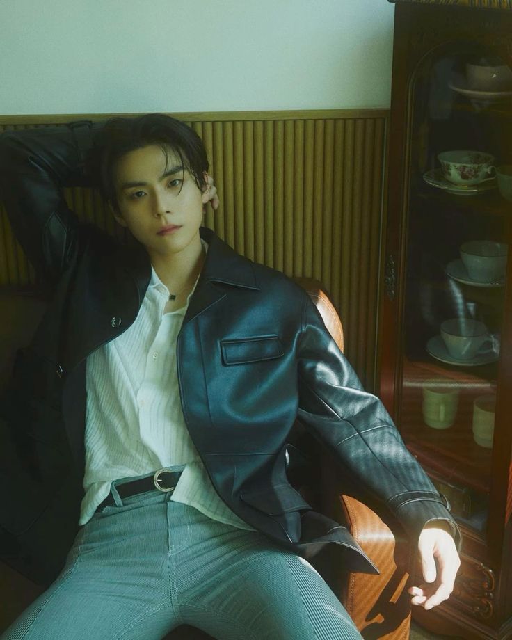 Just realizing that unattractive men are safe from Ajin😭😭😭. She only pulls 10s to wreck
#DearX