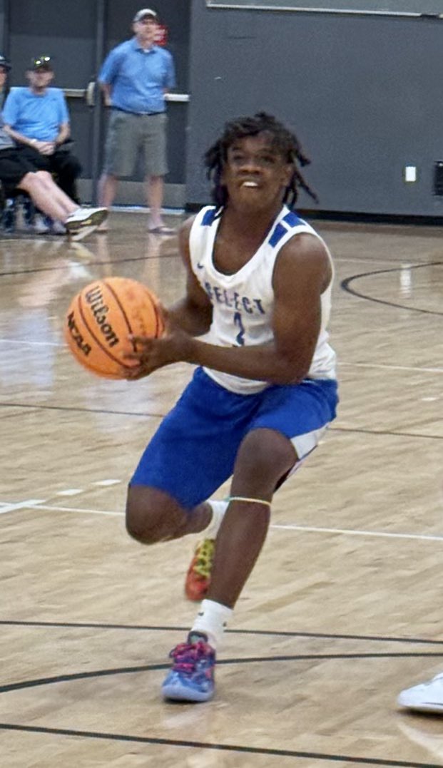 Select 434 5’8’2028 Patrick Steptoe on the attack.  Blur-like quickness including an explosive burst but he can stop on a dime and bury the dribble pull-up a high rate.  Smart and crafty lead guard is a strong floor leader who mixes scoring and facilitating.  Scrappy!  We