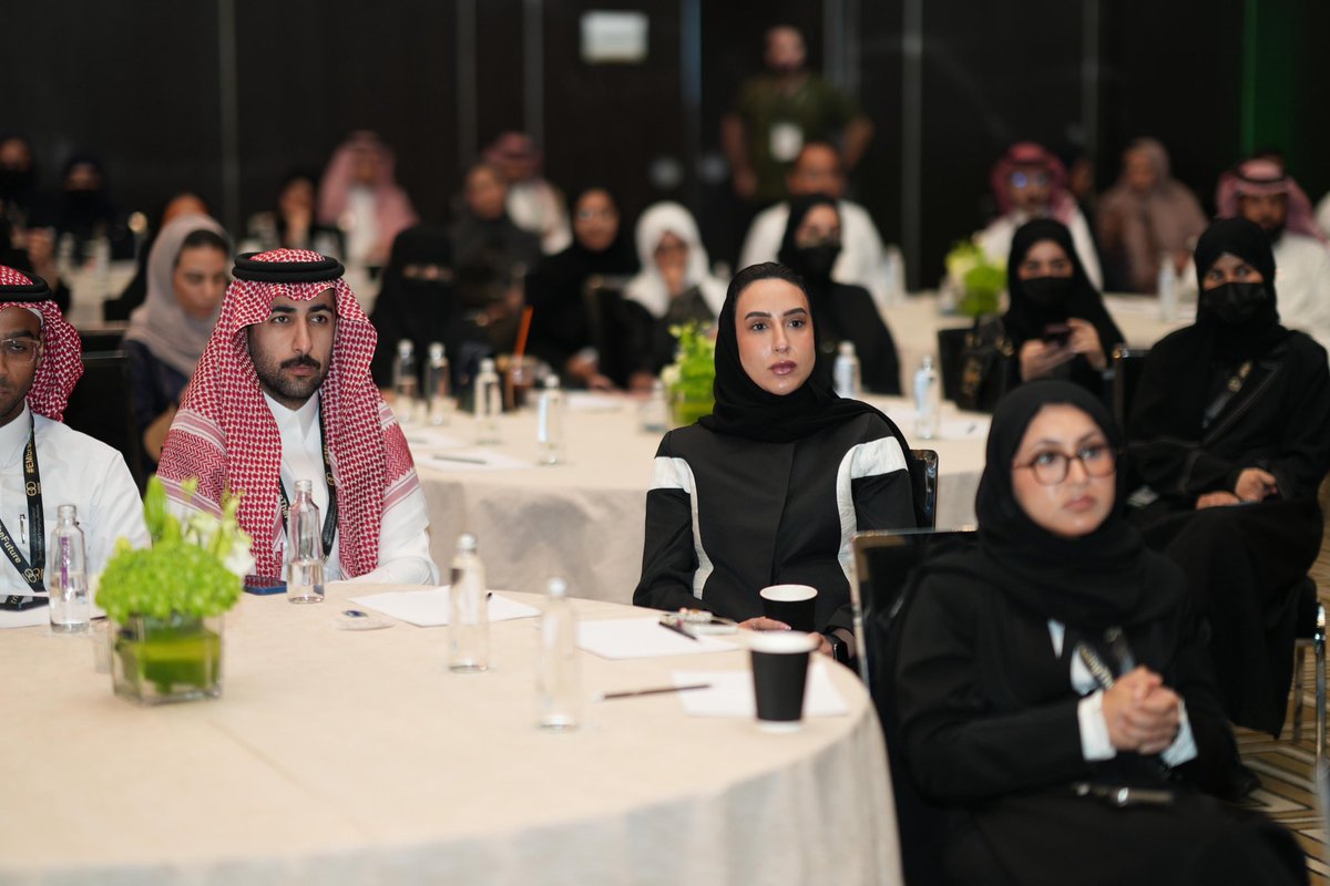 Sukayna_'s tweet image. Was honored to moderate the track “women’s health” at #SASEM25. 

It’s always a pleasure and honor to be part of #SASEM , and catching up with the Emergency Medicine family. 

Thank you for the opportunity🌟

@SaudiEmergency 
#ADecadeOfEMpact 
#EMbracingTheFuture