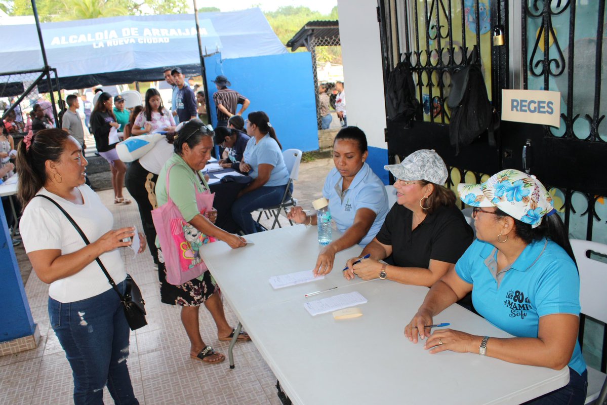 MINSAPma's tweet image. #PanamáOeste | Acercamos servicios de salud a la comunidad de Nuevo Chorrillo con una gira médica integral que brindó atención gratuita en medicina general, odontología, vacunación, nutrición, planificación familiar y más. ¡Seguimos trabajando por tu bienestar!