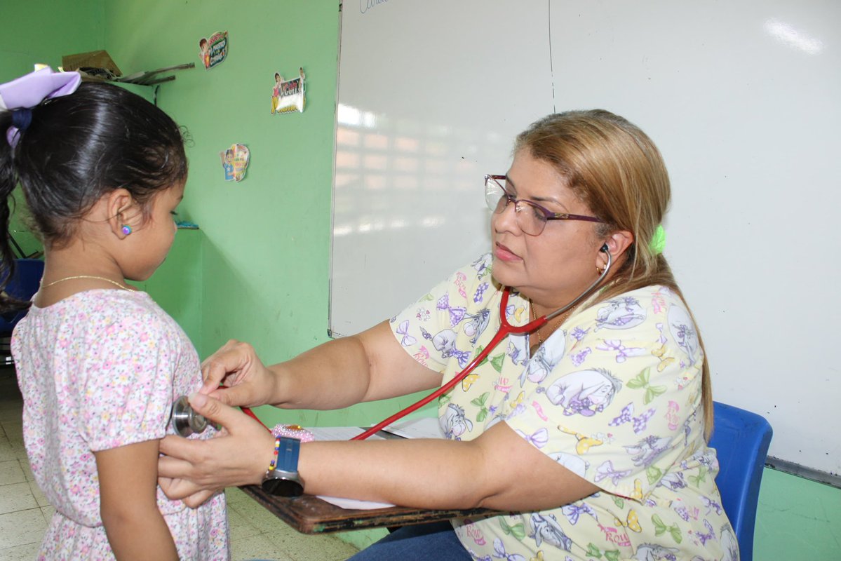MINSAPma's tweet image. #PanamáOeste | Acercamos servicios de salud a la comunidad de Nuevo Chorrillo con una gira médica integral que brindó atención gratuita en medicina general, odontología, vacunación, nutrición, planificación familiar y más. ¡Seguimos trabajando por tu bienestar!