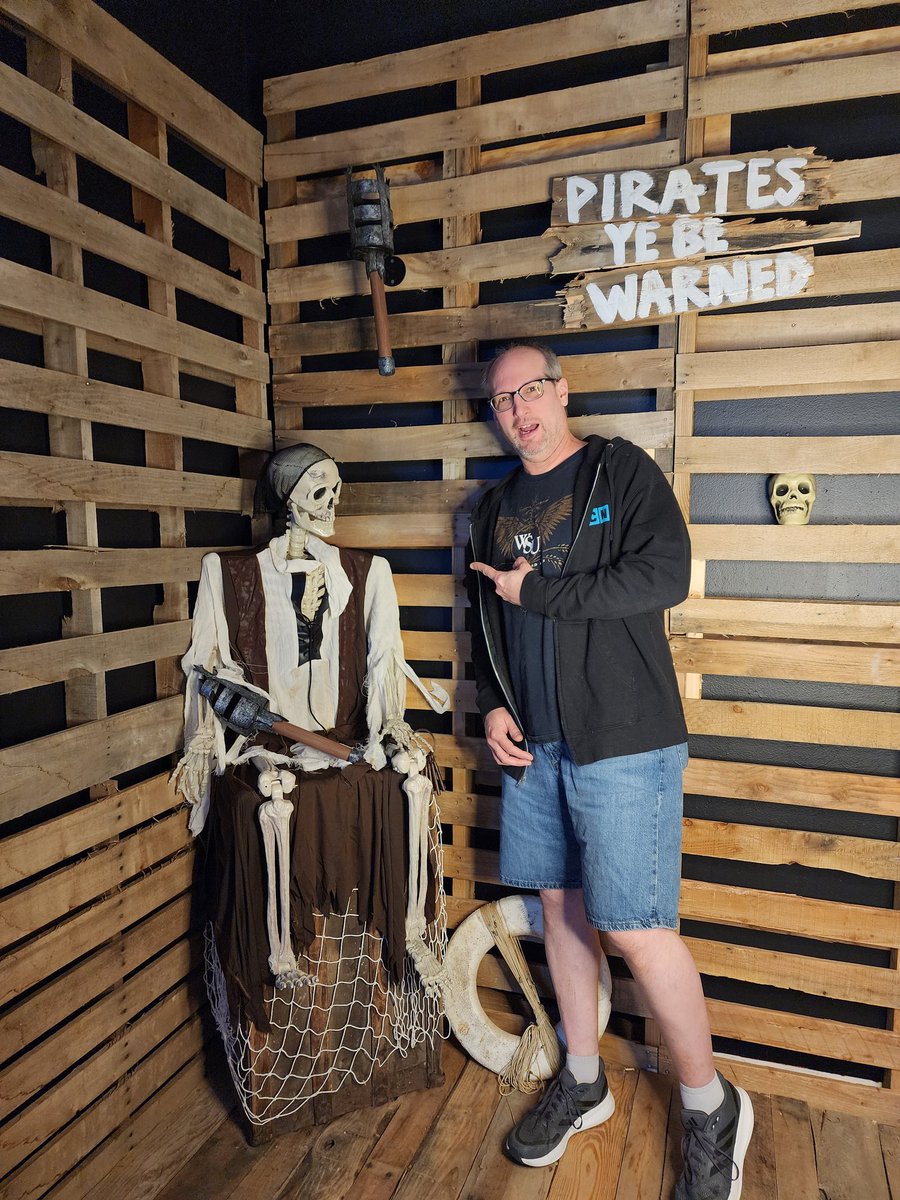 I always wondered what hacienda to Geoff Peterson after the Late Late Show!!! Man how the mighty have fallen over the years.  Still great that he's working though he's changed his look after bout in rehab. Maybe we'll get to play some Rum and Bones this weekend!!!
<a href="/CraigyFerg/">Craig Ferguson</a>