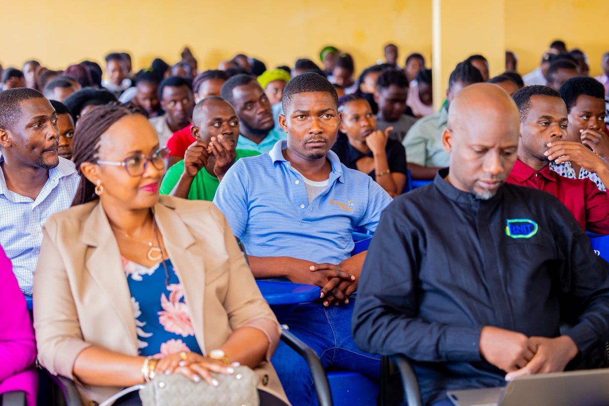 DBaikirize's tweet photo. Today @ EAUR I opened Capital Market Youth Forum Outreach 2025 in prtnrshp wiz Rwanda National Investmnt Trust (RNIT) Rw'da Stock Exchange This marked the first roadshow of CMA Youth Forum held at EAUR. It aims to equip youth wz practical knowldge on saving &amp; Investment https://t.co/vFd8Mz59ZZ