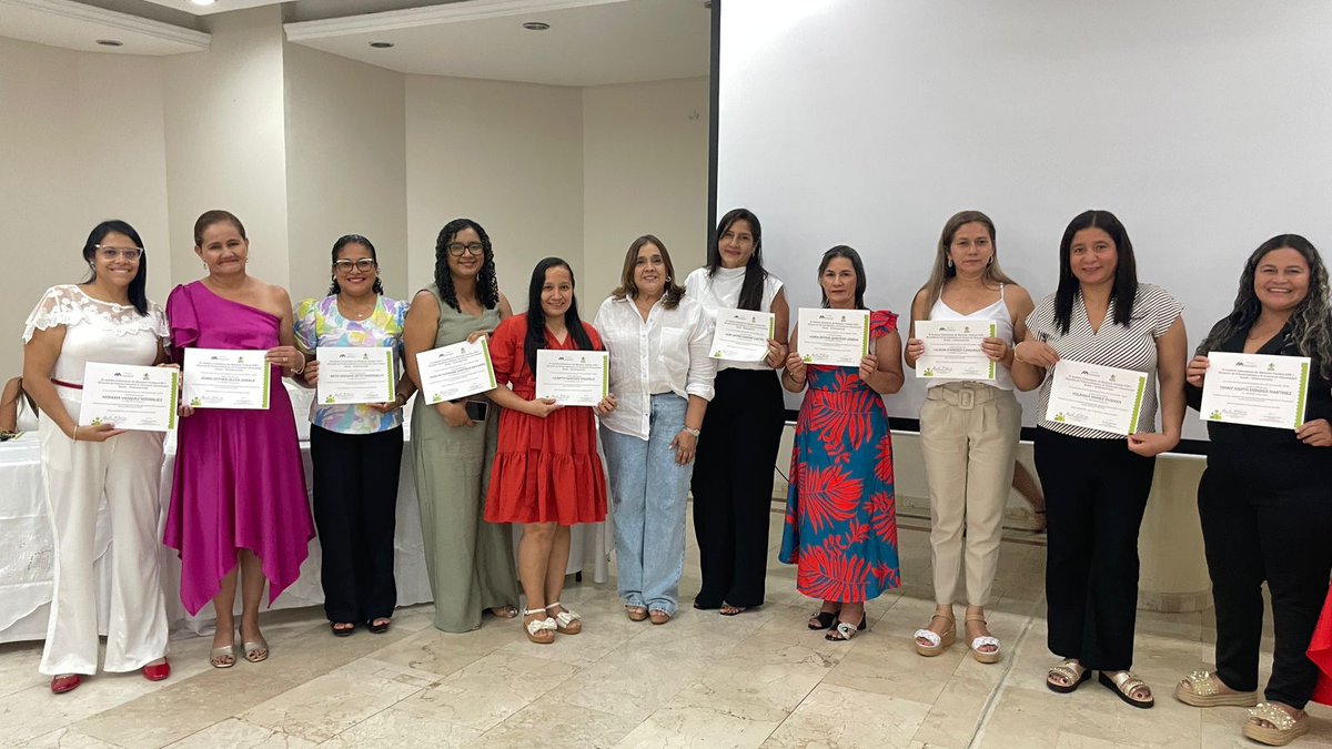 ICBFColombia's tweet photo. 📍En Cesar, 213 madres comunitarias culminaron su formación en el Modelo de Acompañamiento Pedagógico, gracias al Fondo ICBF-ICETEX y la Univ. Monserrate.
¡Fortalecemos saberes y transformamos realidades desde los territorios! ✊📚 https://t.co/a0yvhSolJg