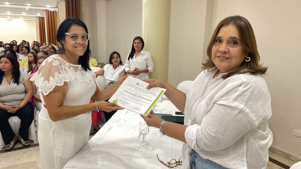 ICBFColombia's tweet photo. 📍En Cesar, 213 madres comunitarias culminaron su formación en el Modelo de Acompañamiento Pedagógico, gracias al Fondo ICBF-ICETEX y la Univ. Monserrate.
¡Fortalecemos saberes y transformamos realidades desde los territorios! ✊📚 https://t.co/a0yvhSolJg