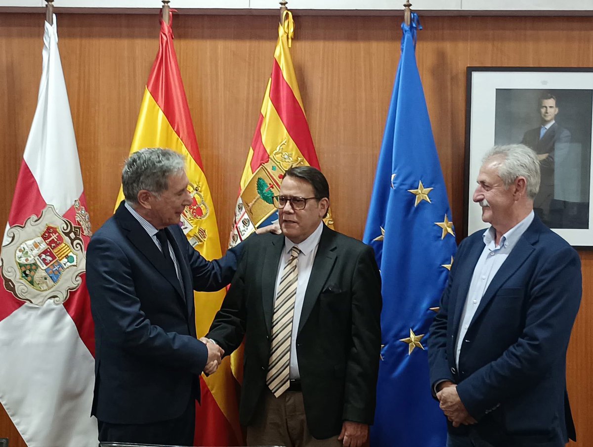 Visitamos la Diputación de Huesca - Aragón, nos recibió el Vicepresidente Provincial Don Ricardo Oliván Bellosta, con quien sostuvimos un ameno y cordial diálogo y evaluamos posibilidades de cooperación en diferentes ámbitos.
#Cuba