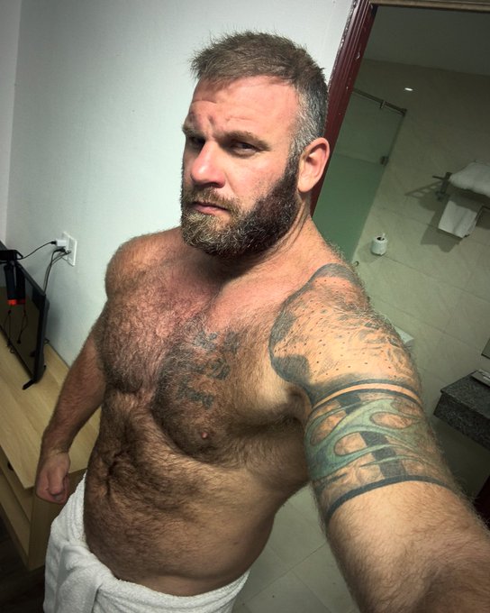 Watch Oz (Naughtiest Gay Bear on OF) 😈's leaked NSFW photo on TwXstars