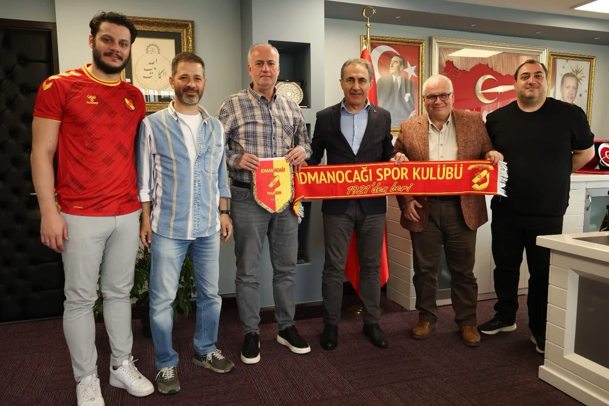 Yönetimimizden Arıcıoğlu'na ziyaret

Kulübümüz Asbaşkanı Cem Hakan ÖZYAZICI, Yüzme Şube Sorumlumuz Yusuf Bektaş, branş hocamız Haktan Durmuş, futbol şube sorumlularımızdan Burak AKDENİZ ve önceki başkanımız Vehbi Serdar Arz ile birlikte Trabzon Gençlik ve Spor İl Müdürlüğümüzü