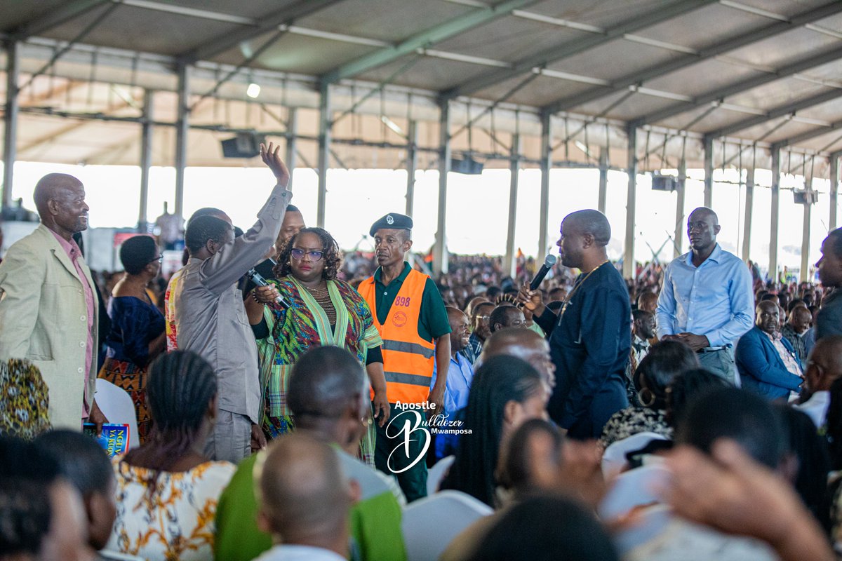 mwamposalive's tweet photo. Lazima ujue ni kuuza muda wako , unauza muda wako alafu ule muda uluouuza unatumia kile ulichokupata kwaajili ya kula na kuvaa sijasema kua usile usivae hapana ila pambana sana katika kuweka ili baadae uwe na uwezo wa kufanyakazi zako binafsi

Unafikiri kwanini Matunda asilimia kubwa tunayokula ukila mbegu zake ni chungu Mungu alifanya hivyo kusudi kupata matunda zaidi ili upande 
Nakupanda kunahitaji mtu mwenye uelewa sana na yule alieamuu