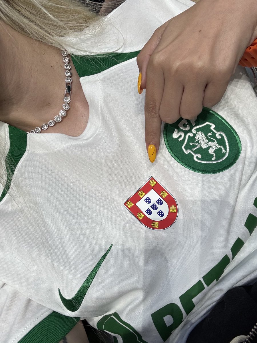 anacatarinacoelho. tweet media