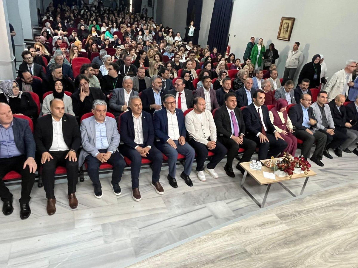 🇹🇷Ferhat YILMAZ (@ferhatyilmaz23) on Twitter photo Payitahttan Payitahta Edirne programımızla, İstanbul Öğretmen Akademileri ve İstanbul Öğretmen Atölyelerini öğretmenlerimizle buluşturduk.
<a href="/istanbulilmem/">İstanbul İl Millî Eğitim Müdürlüğü</a> Müdürü Sayın Murat Mücahit YENTÜR’e ve ekibine çok teşekkür ederim.
<a href="/Edirne_MEM/">Edirne İl Millî Eğitim Müdürlüğü</a> <a href="/MucahitYentur/">Murat Mücahit Yentür</a> Payitahttan Payitahta Edirne programımızla, İstanbul Öğretmen Akademileri ve İstanbul Öğretmen Atölyelerini öğretmenlerimizle buluşturduk.
<a href="/istanbulilmem/">İstanbul İl Millî Eğitim Müdürlüğü</a> Müdürü Sayın Murat Mücahit YENTÜR’e ve ekibine çok teşekkür ederim.
<a href="/Edirne_MEM/">Edirne İl Millî Eğitim Müdürlüğü</a> <a href="/MucahitYentur/">Murat Mücahit Yentür</a>