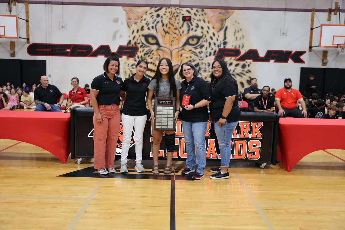 Jazmincho_'s tweet photo. I am so blessed and honored to receive the 2024-2025 girls athlete of the year #GodIsGood https://t.co/1FVMiqo70s