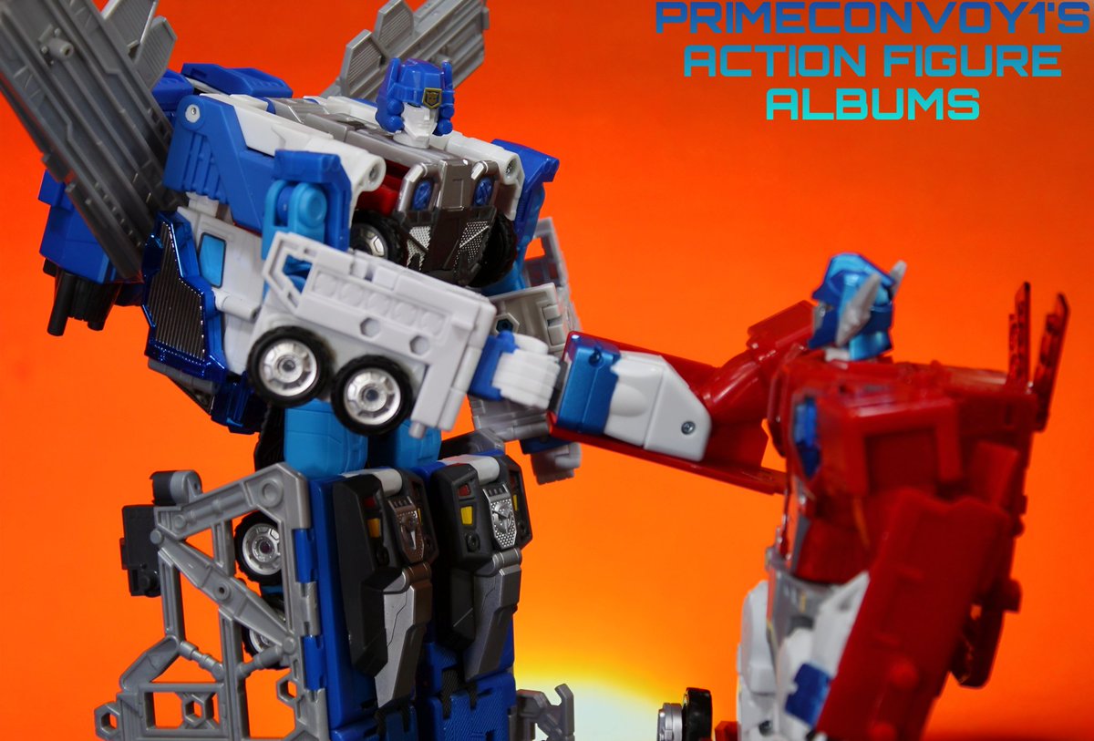 primeconvoy1's tweet photo. "Put it there, pal."

#Transformers #optimusprime #optimus #fireconvoy #ultramagnus #omegaprime #autobots #toyphotography #actionfigures #hasbro #hasbropulse #haslab #takaratomy https://t.co/bfYgs1RNQn