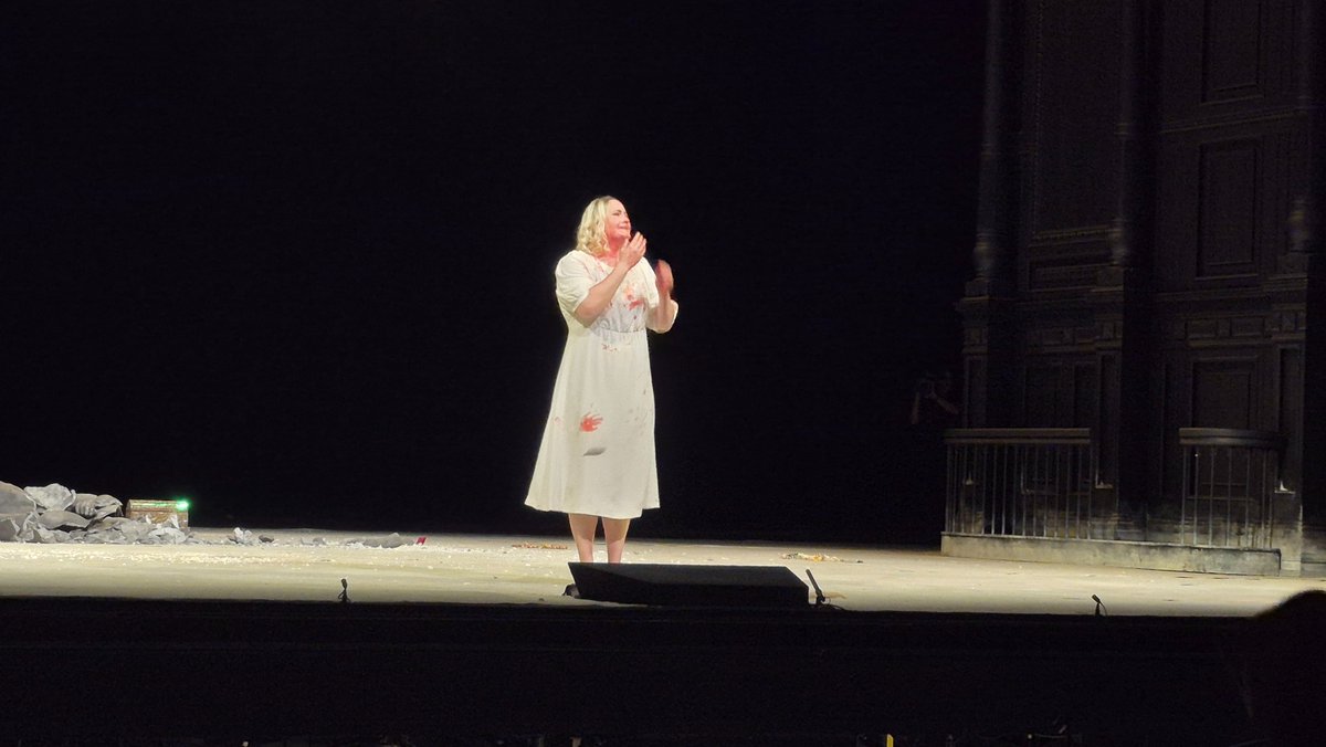 beyondbinary91's tweet image. I got free Orchestra seats because I know the Front House Manager. 🤣🤣🤣#MetropolitanOpera #MetOpera #Salome