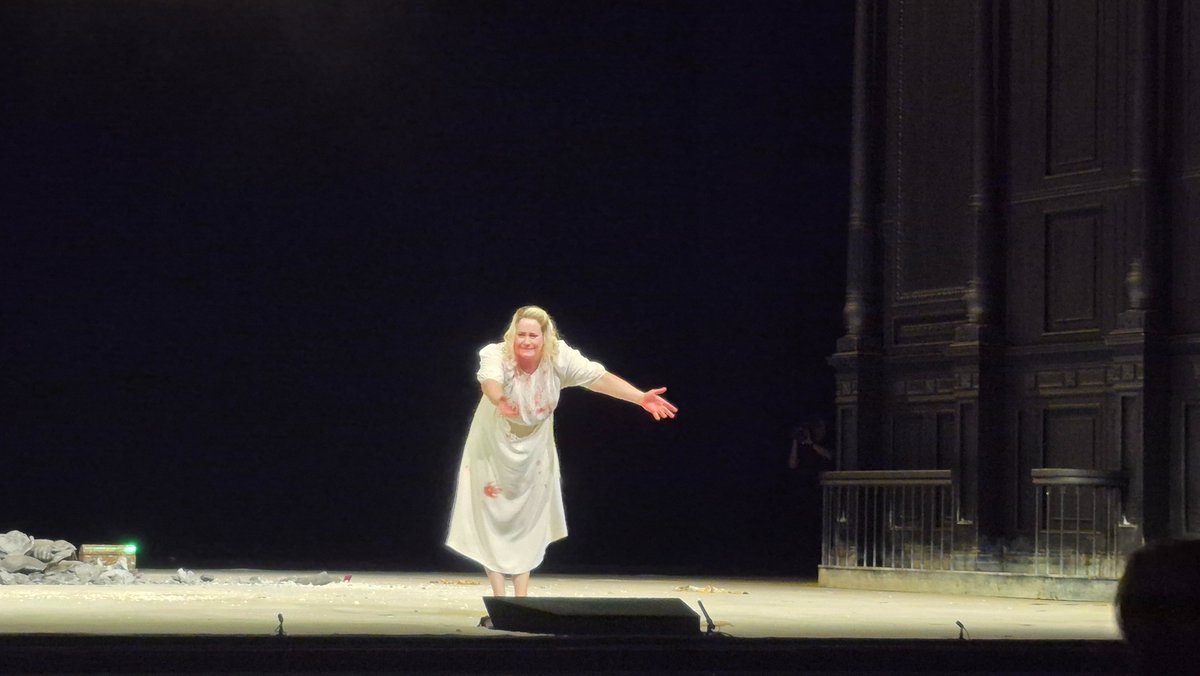 beyondbinary91's tweet image. I got free Orchestra seats because I know the Front House Manager. 🤣🤣🤣#MetropolitanOpera #MetOpera #Salome