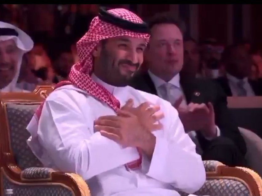 almhap5's tweet photo. مُمتنين لله أولاً .. أن وهبنا هذا القائد العظيم .. ثُم نتَبَاهى …. ونُباهي بك العالم . https://t.co/lhH5asGGyy
