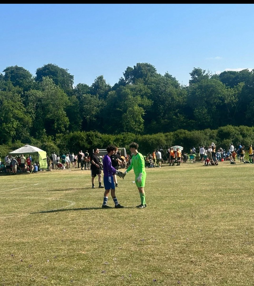 ssyfcunder13's tweet photo. As the season comes to an end, our u15s travelled to Bristol to play in the Port of Bristol 6v6 tournament. With both teams meeting in the semi final which ended up going to penalties, one team then reached the final and came runners up 🏆💙💛⚽️ great day in the sunshine! #ssyfc https://t.co/eYmXKwPZaE