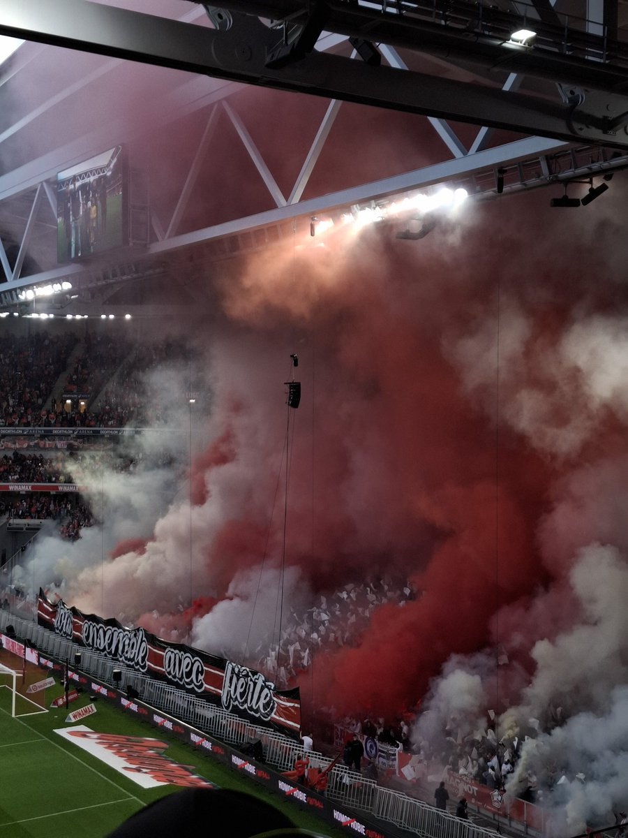 dropss_fr's tweet photo. 🔥🧨❤️🤍 #LOSC https://t.co/jHNUheg6XM