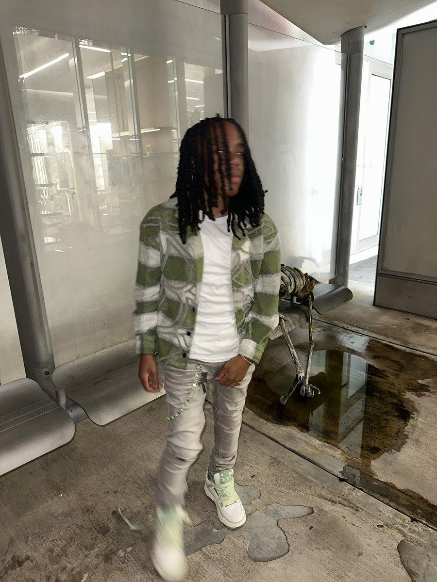 BEYONDBROKEE's tweet photo. #taurus 💚⛹🏽‍♂️ https://t.co/pyIIP94CWn