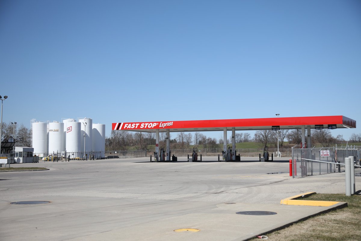 Central_ON_FS's tweet photo. Have you visited the newly-rebranded Guelph Highway 24 FAST STOP full-serve gas station and self-serve cardlock? We have the same great people with the same great products and service, owned by the same great company... just with a new name! #convenience #FASTSTOP #FSproud ๐โฝ https://t.co/NbWaQjkZRY