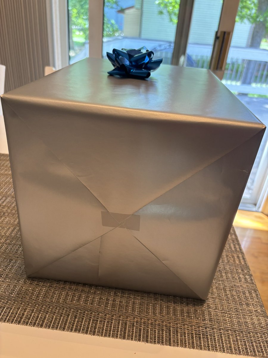 bewyer's tweet photo. Not gonna lie. I’m pretty happy with this wrap job. Look at the “X” on the side. 😉
#GradParty https://t.co/CMt97t6q0P
