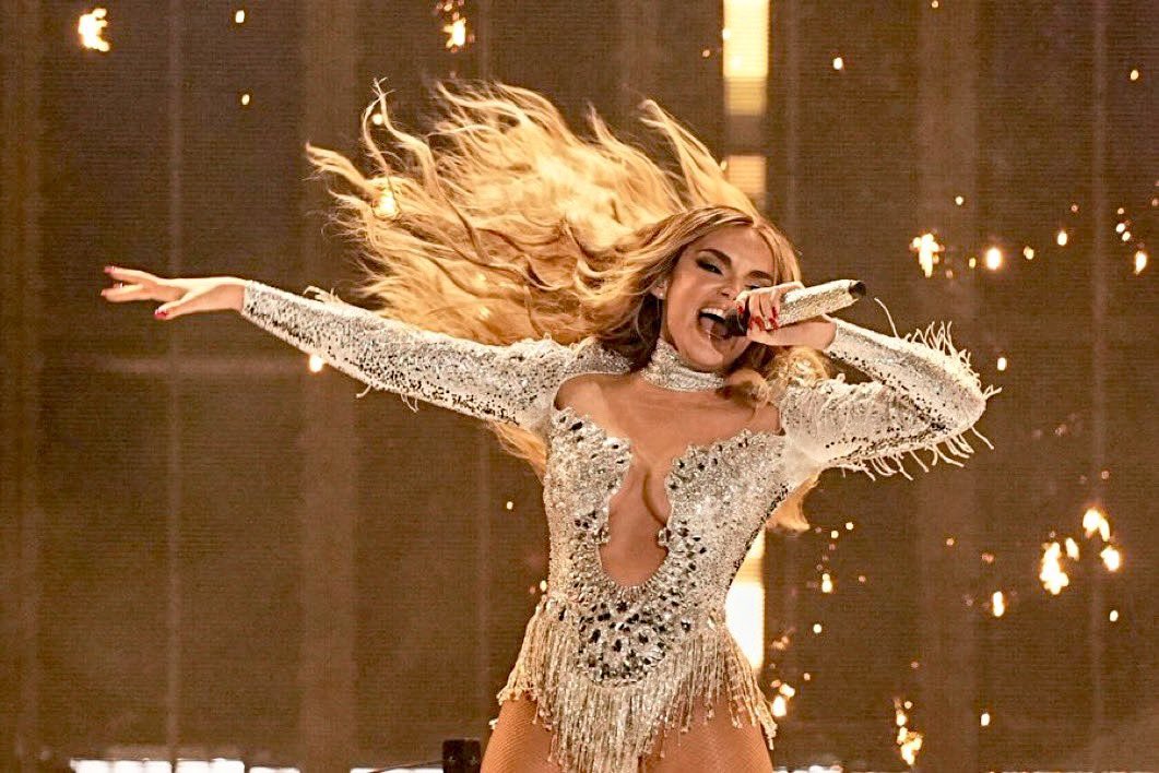 JhoCalderon's tweet photo. Impresionante regreso de #Melody para #Eurovision ¡nivel 💯 de artista! https://t.co/TT5uK9bikN